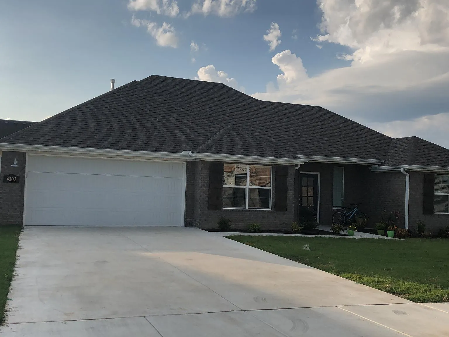 3 bed, 1800 sqft, $2,100 — Photo 1
