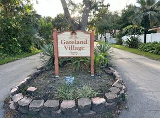 Gateland Village, Hollywood, FL 33024