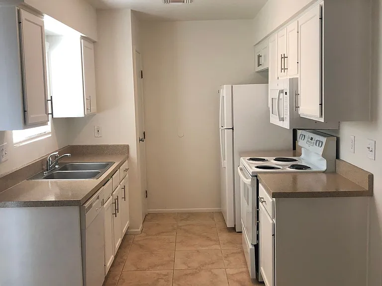 130 E Mills Dr #3 — Photo 12