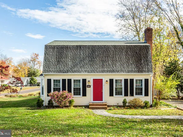 1445 Heatherstone Dr, Fredericksburg, VA 22407