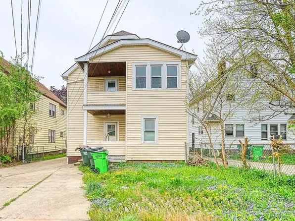 8233 Garfield Blvd, Cleveland, OH