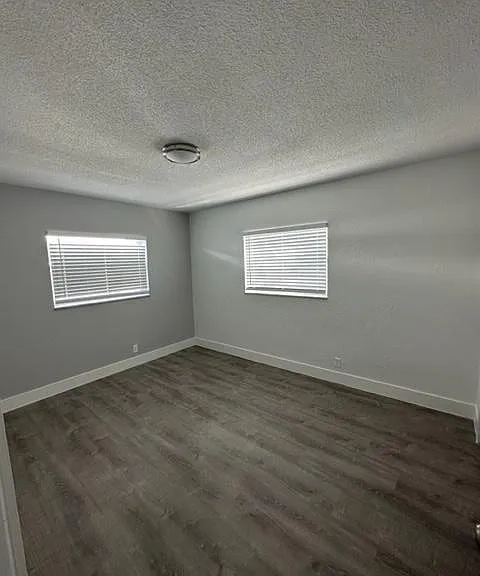 3660 NE 11th Ave #5 — Photo 7
