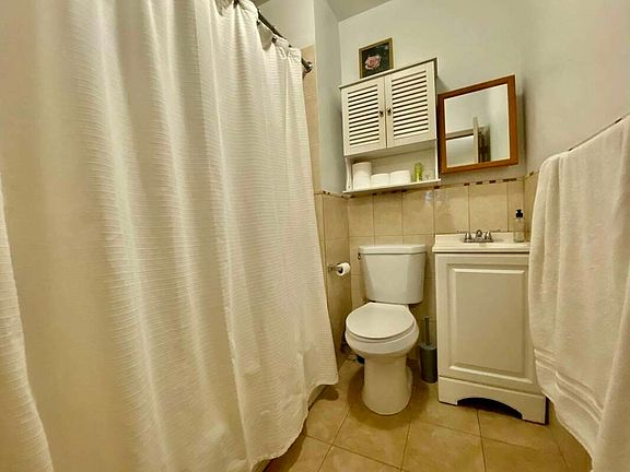 4th image of 184 Meserole St #3L