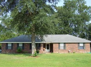 307 Cross Creek Dr, Midway, GA 31320