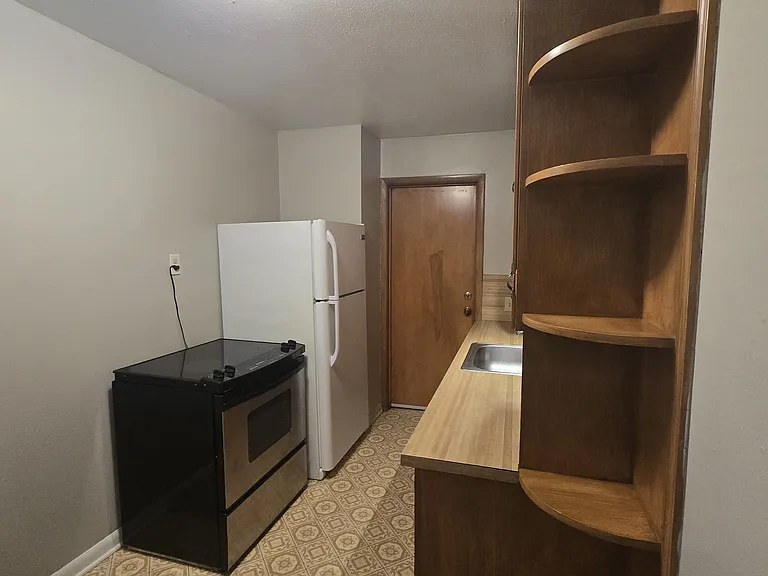 1505 Park Ln — Photo 8