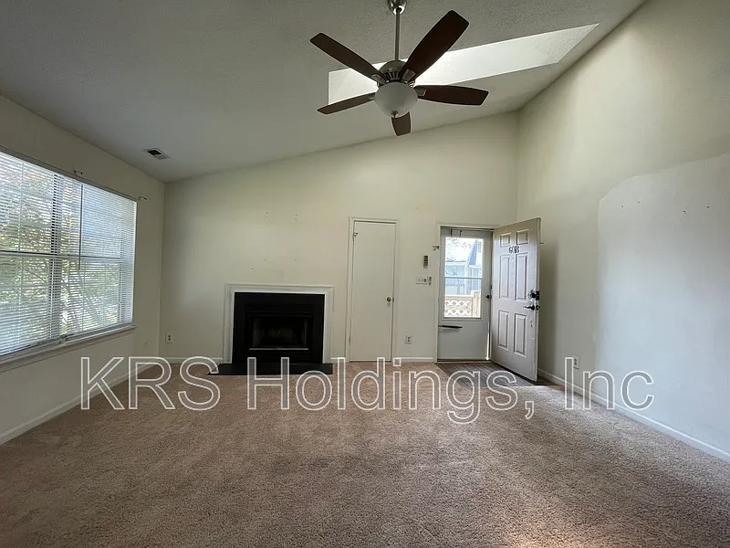 2 bed, 2.0 bath, 1100 sqft, $1,395 — Photo 4
