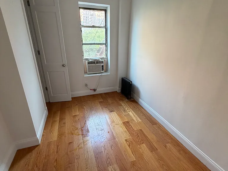 3155 Broadway #19 — Photo 5