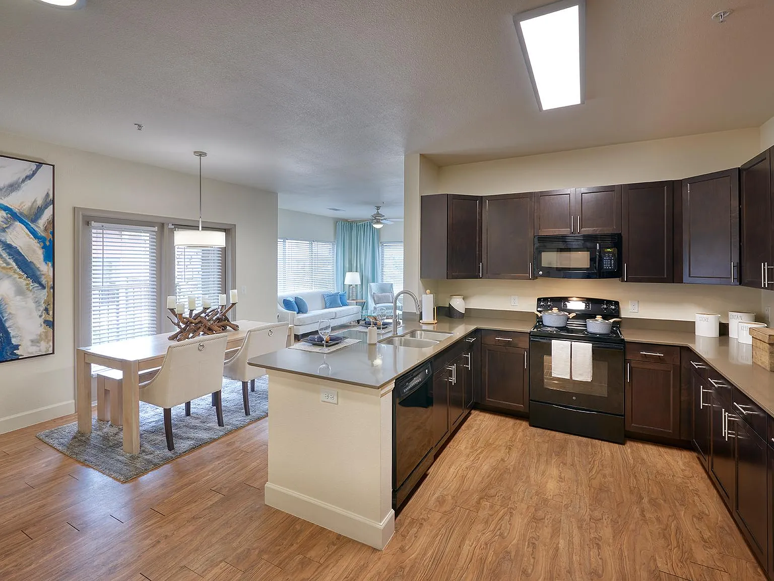 M2 Apartments — Photo 1