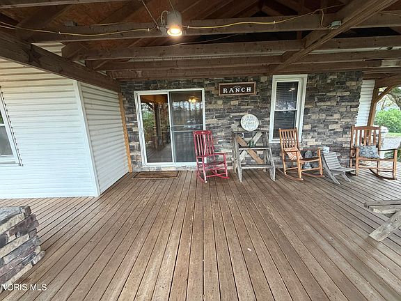 3rd image of 15885 Kinner Rd