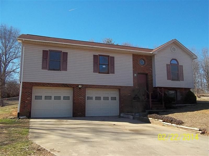 1st image of 3323 Peachtree Pl