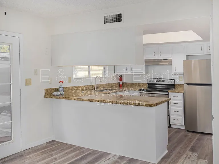 1029 E Bendix Dr — Photo 10