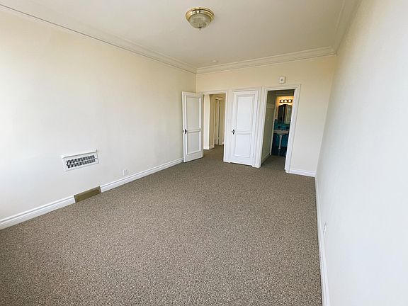 5th image of 3401 Clay St APT 301