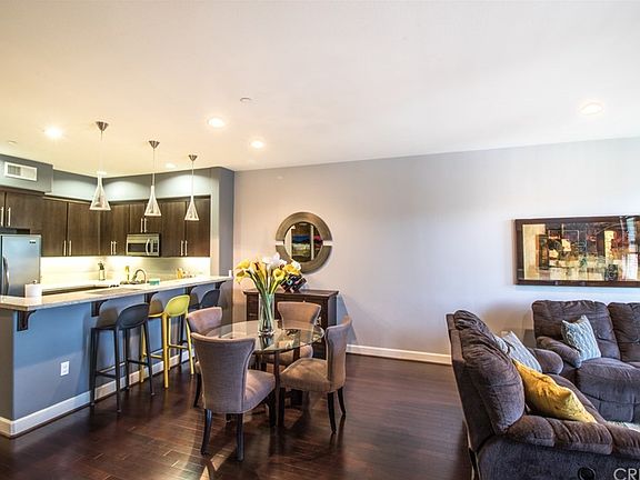 4th image of 4820 Bellflower Ave #411
