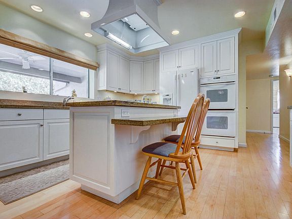 5th image of 2118 E Orangewood Ave