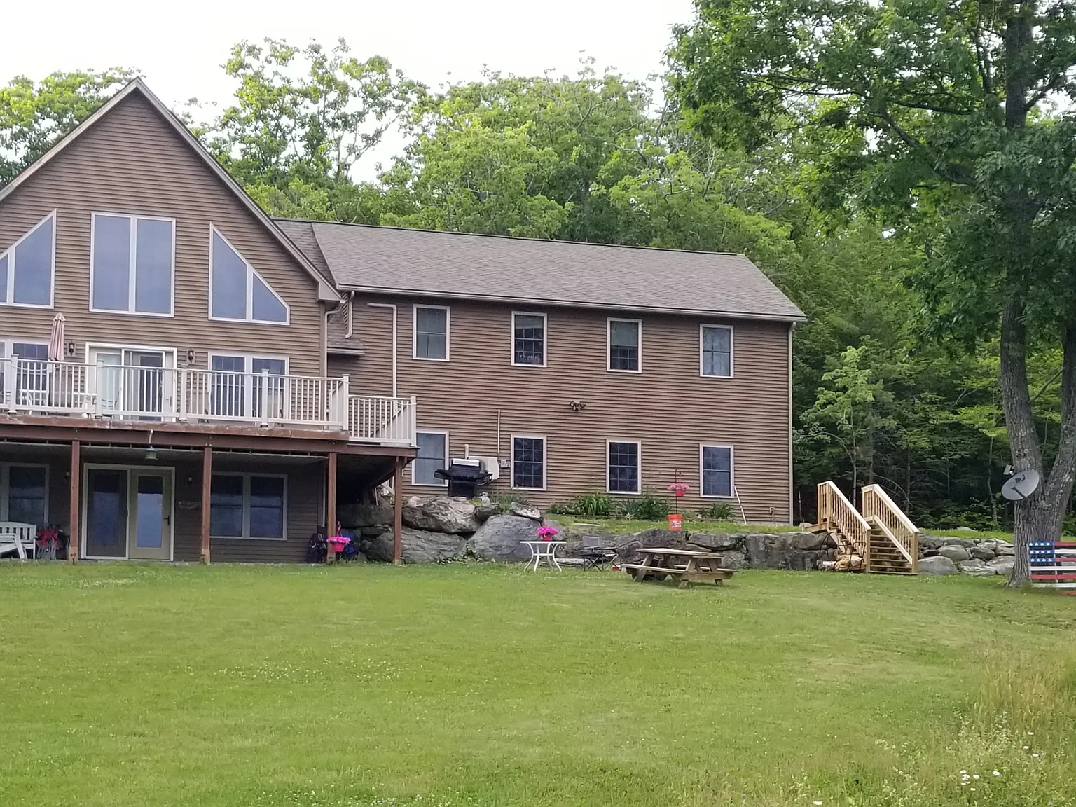 3 bed, 1020 sqft, $2,100 — Photo 3
