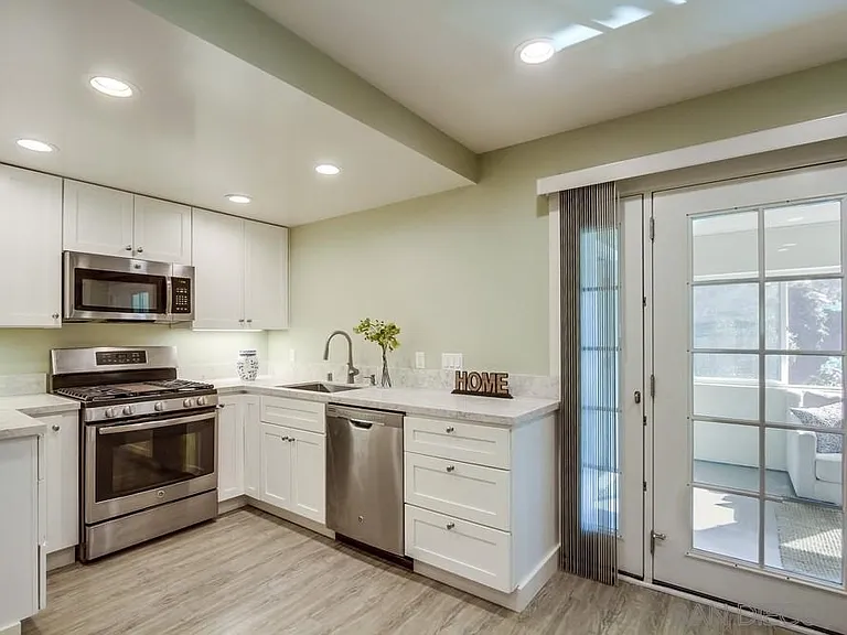 1409 Brookes Ave #B — Photo 3
