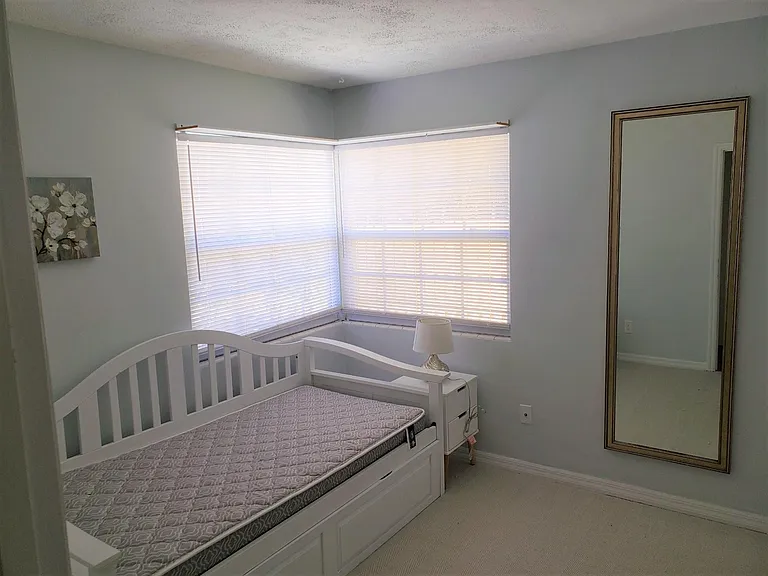 2427 NE Center St — Photo 12