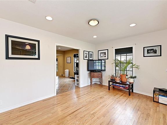 4th image of 3403 Govalle Ave