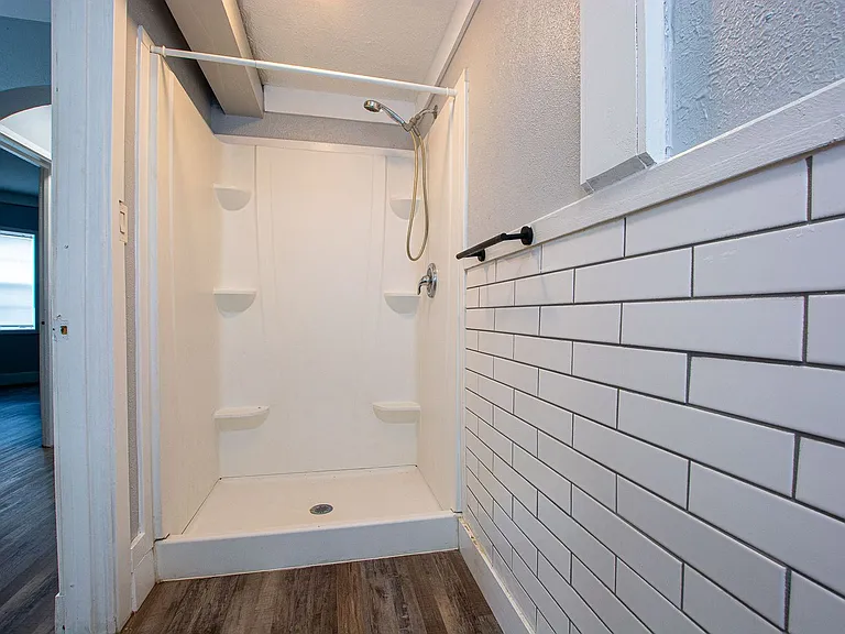 2523 Ames Ave — Photo 11