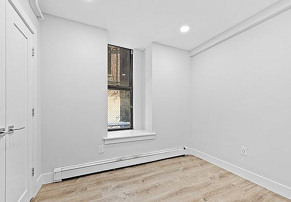 4th image of 502 W 135th St #Basement