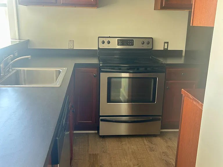 3 Lafayette St #3 — Photo 2
