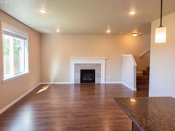 3rd image of 4230 Sagecrest Dr NE