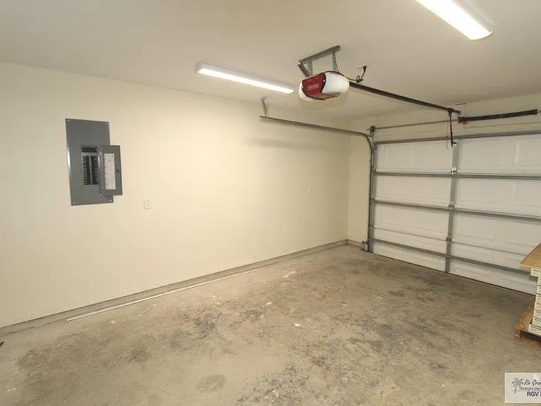 23329 Grapefruit Ave — Photo 26