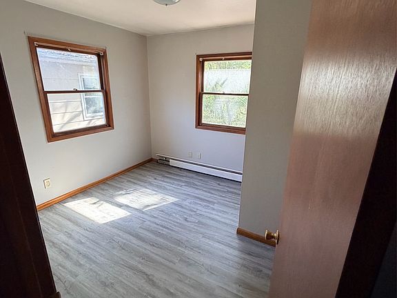 3rd image of 606 N 8th St