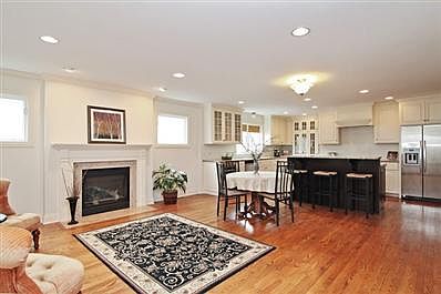 2nd image of 377 E Yorkfield Ave