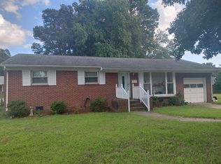 120 Latham Dr, Newport News, VA 23605