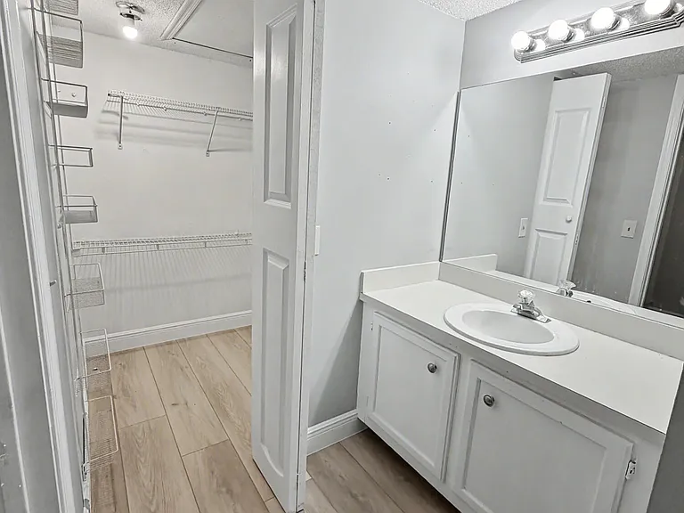 330 Palmwood Pl #210 — Photo 12