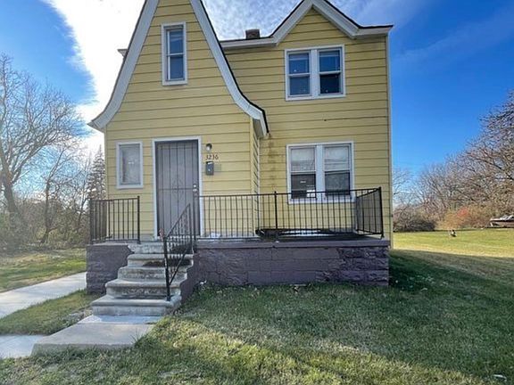 2nd image of 3236 Walnut St