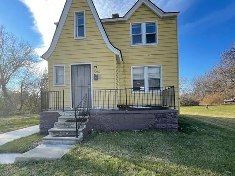 3236 Walnut St — Photo 2