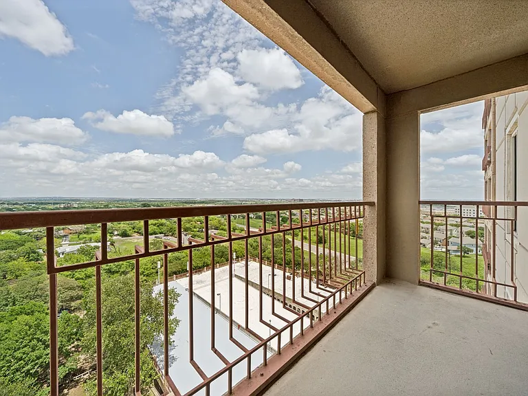 1 Towers Park Ln #1004 — Photo 9