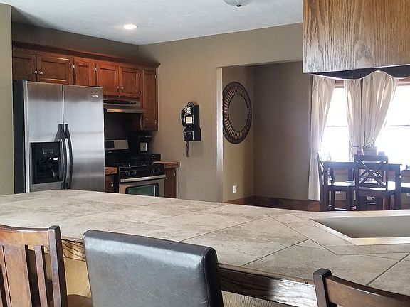 6 person bar in large kitchen