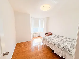 119 Huron Street, #3L