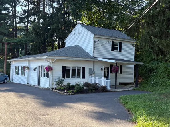 364 Valley St, New Philadelphia, PA 17959