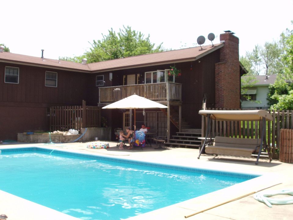 20X40  8.5' POOL