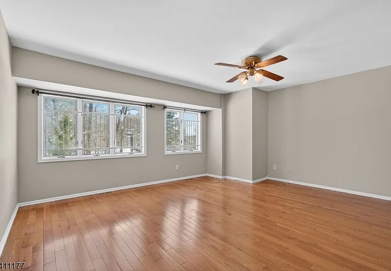 140 Kingston Ct — Photo 13