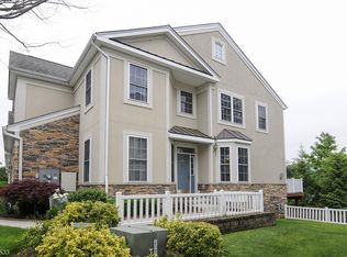 258 Levinberg Ln, Wayne, NJ 07470