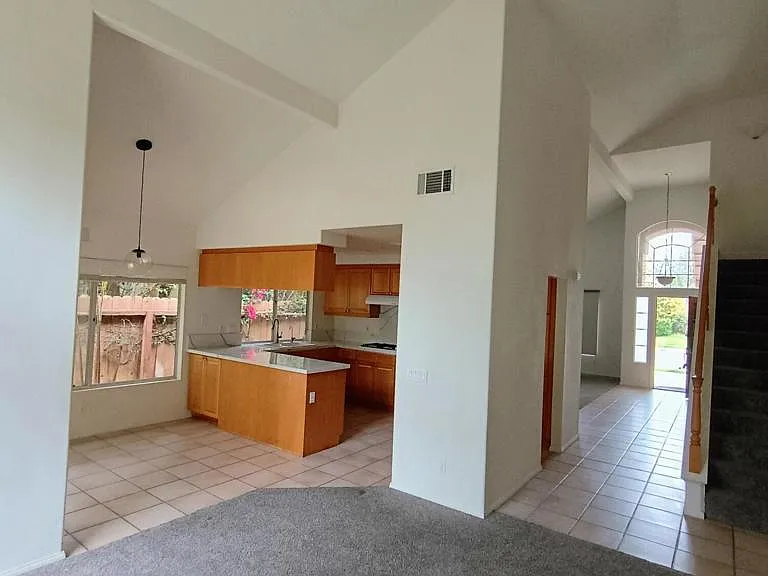 1405 La Culebra Cir — Photo 24
