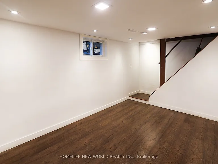 32 Pendeen Ave — Photo 24