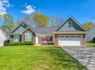 860 Thackston Dr, Spartanburg, SC 29307