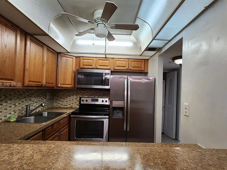 5981 Washington St #210 — Photo 5