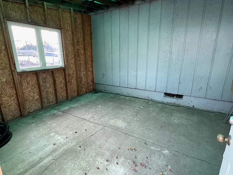 734 Hemlock Ct — Photo 30