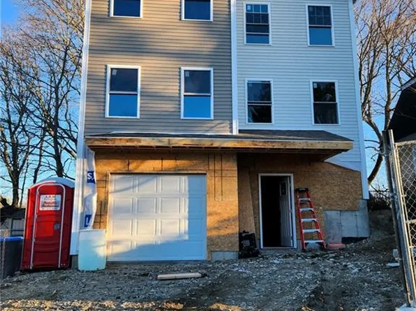 52 Klondike St, Providence, RI 02909