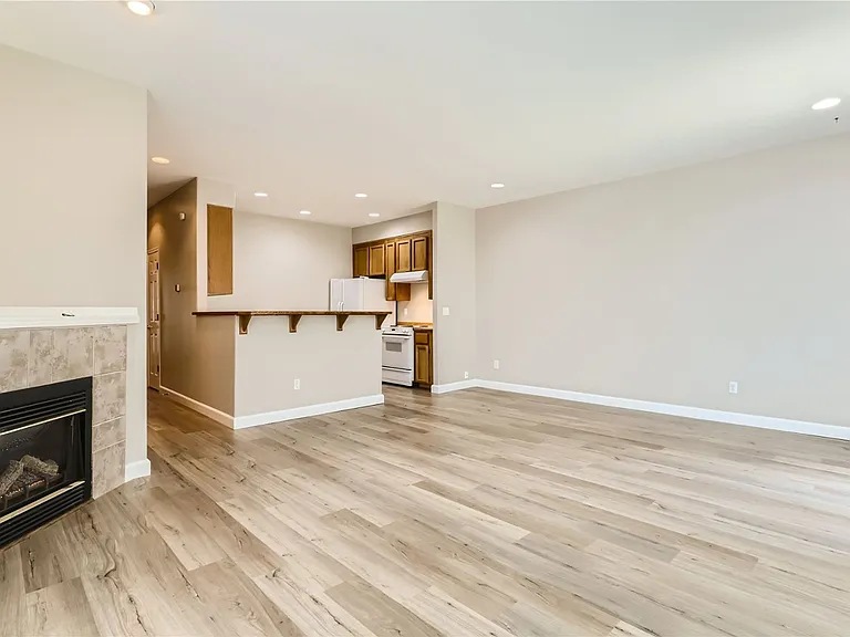 3133 NE 13th Pl — Photo 8
