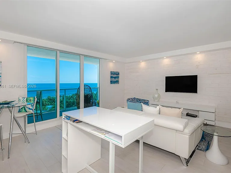 2301 Collins Ave #941 — Photo 6