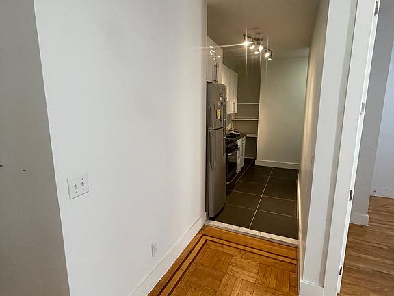 3rd image of 2132 Ocean Ave #3C