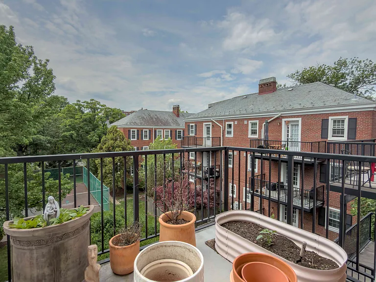 2998 S Columbus St #C1 — Photo 7